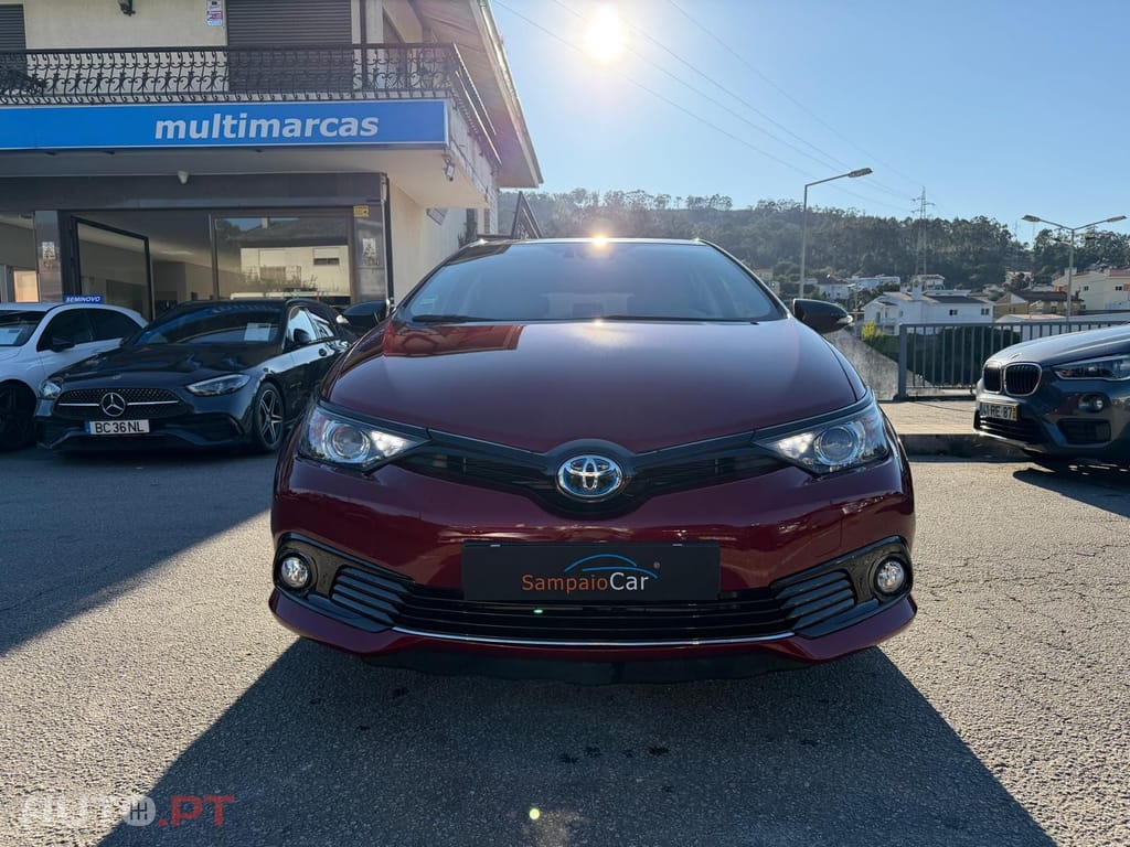 Toyota Auris 1.8 HSD Comfort +P.Sport+Navi