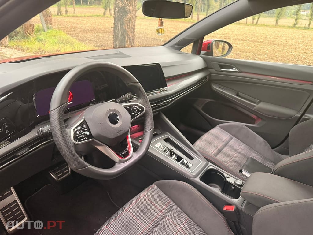 Volkswagen Golf 2.0 TSI GTI DSG