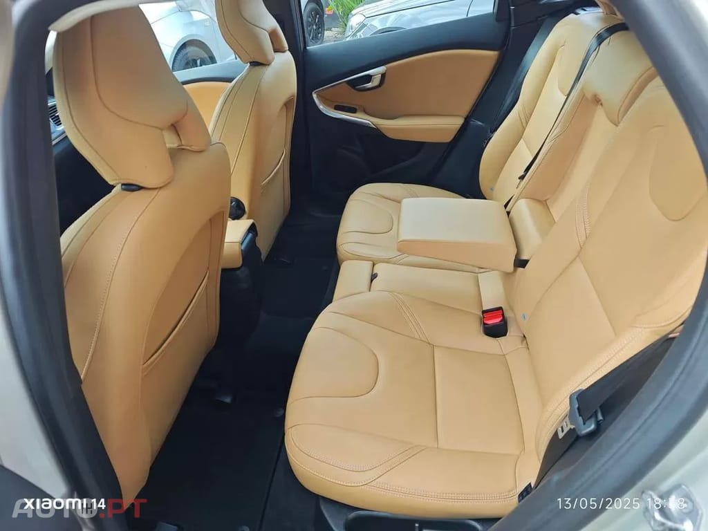 Volvo V40 Cross Country 1.5 T3 Summum Geartronic