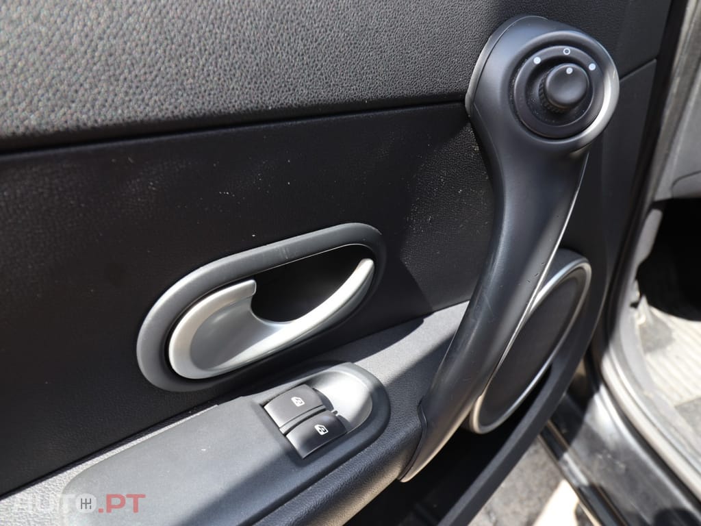 Renault Clio 1.5 dCi — fotografia 10