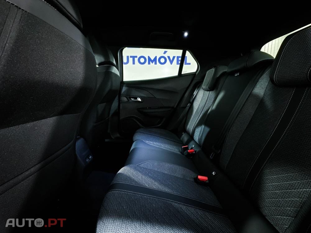 Peugeot 2008 Hybrid 145 e-DSC Allure
