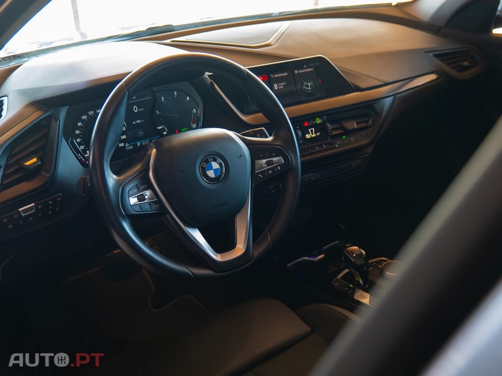 BMW 116 d Linha Sport Auto