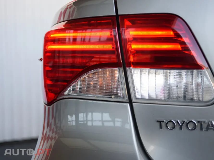 Toyota Avensis SD 2.0 D-4D Exclusive