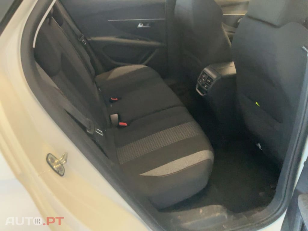 Peugeot 3008 1.2 PureTech Active