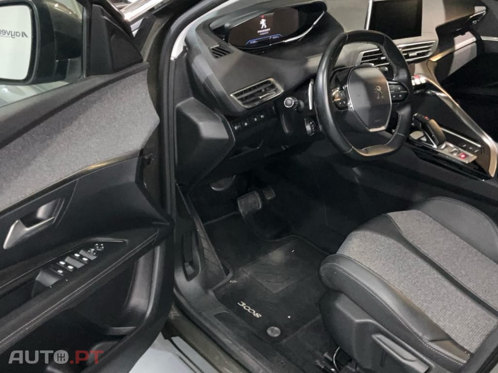 Peugeot 3008 1.6 Hybrid Allure e-EAT8
