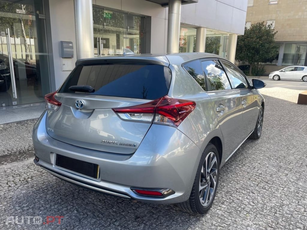 Toyota Auris 1.8 HSD Comfort +P.Techno+P.Sport
