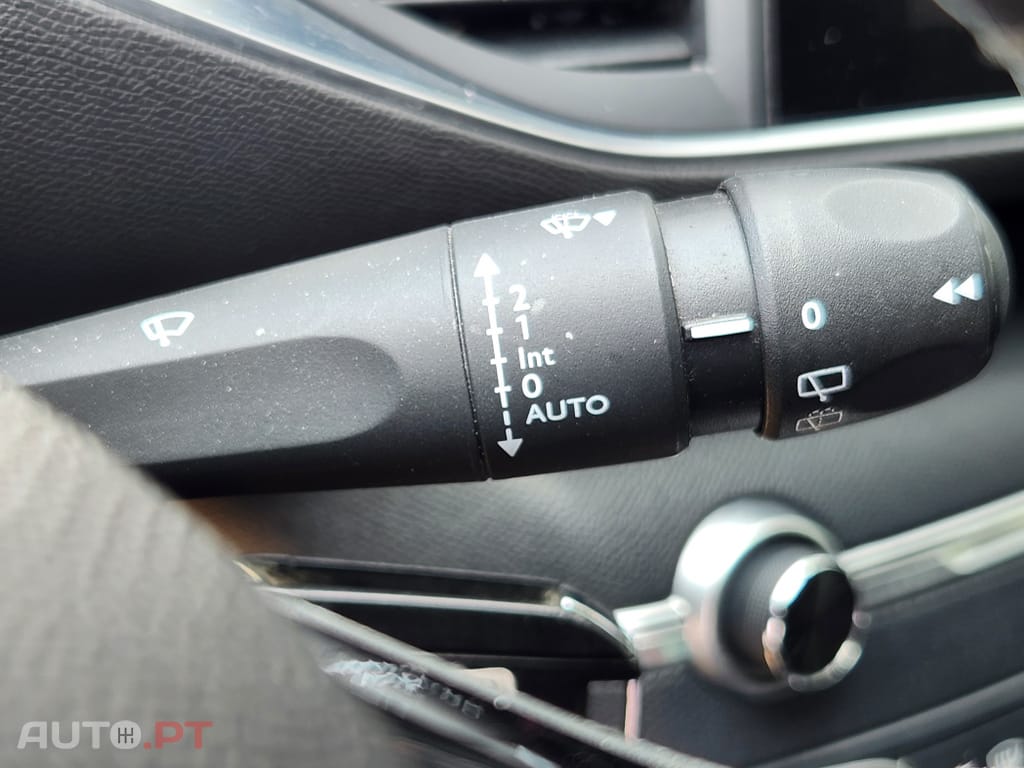 Peugeot 308 1.5 BlueHDi Business Line