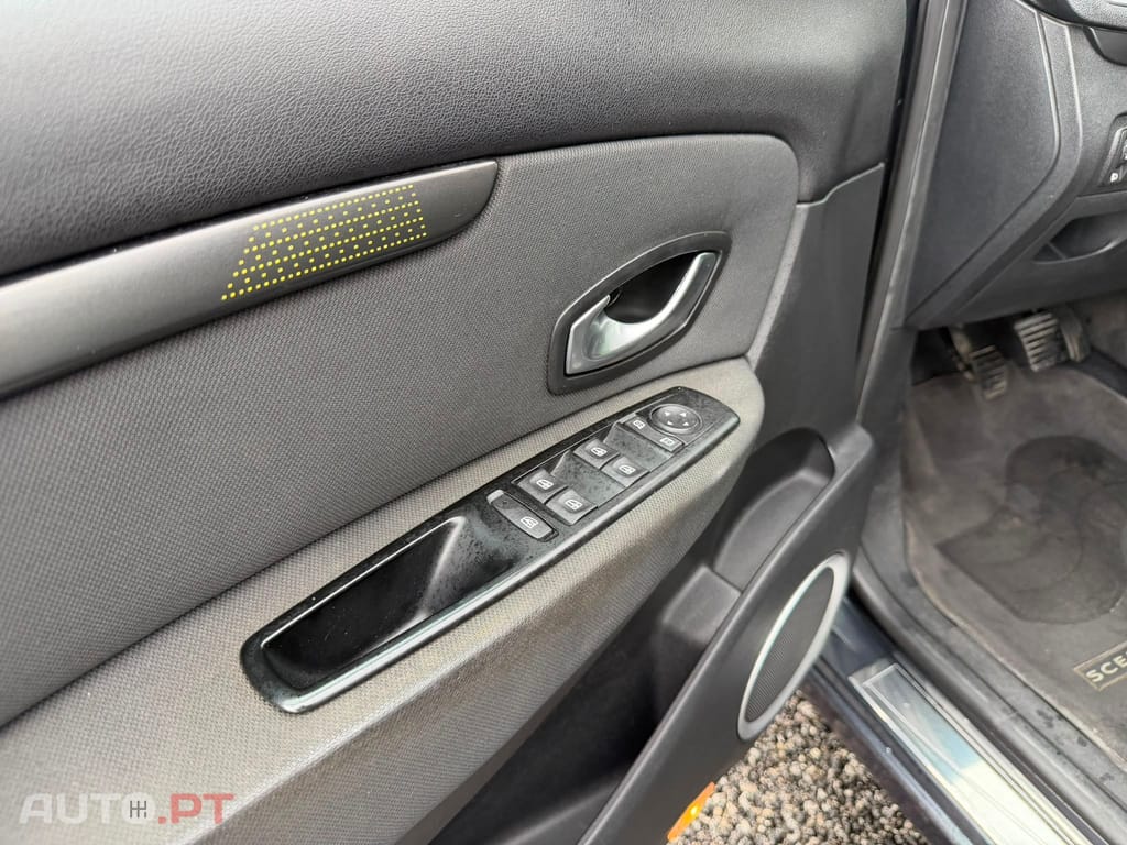 Renault Scénic 1.9 dCi FAP Dynamique