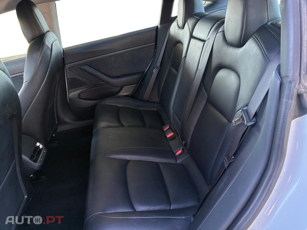 Tesla Model 3 Standard Range Plus RWD
