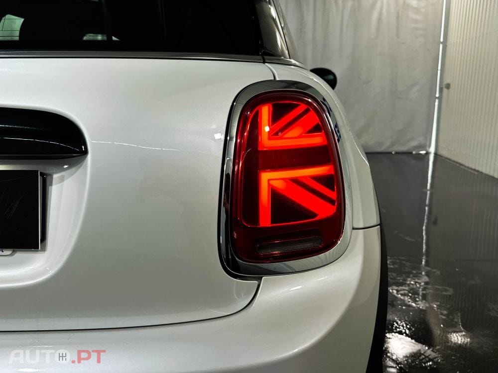 MINI Cooper Cooper SE Premium Classic