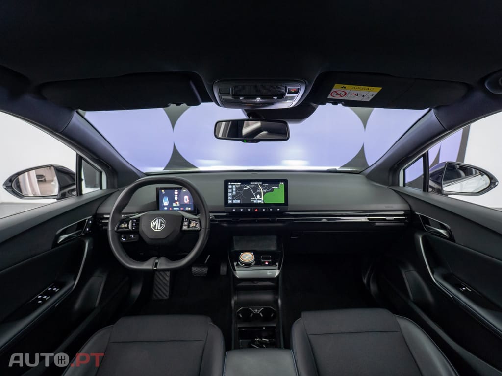 MG MG4 77 kWh Extended Range Luxury