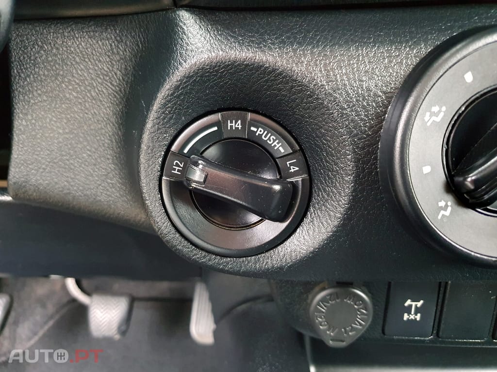 Toyota Hilux 2.4 D-4D 4WD CD CM