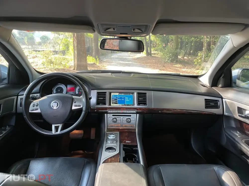Jaguar XF 2.7 D V6 Premium Luxury