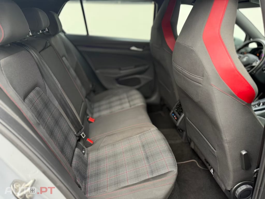 Volkswagen Golf 2.0 TSI GTI DSG