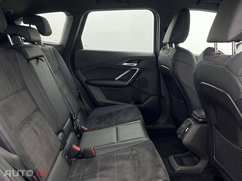 BMW iX1 xDrive30 Pack Desportivo M