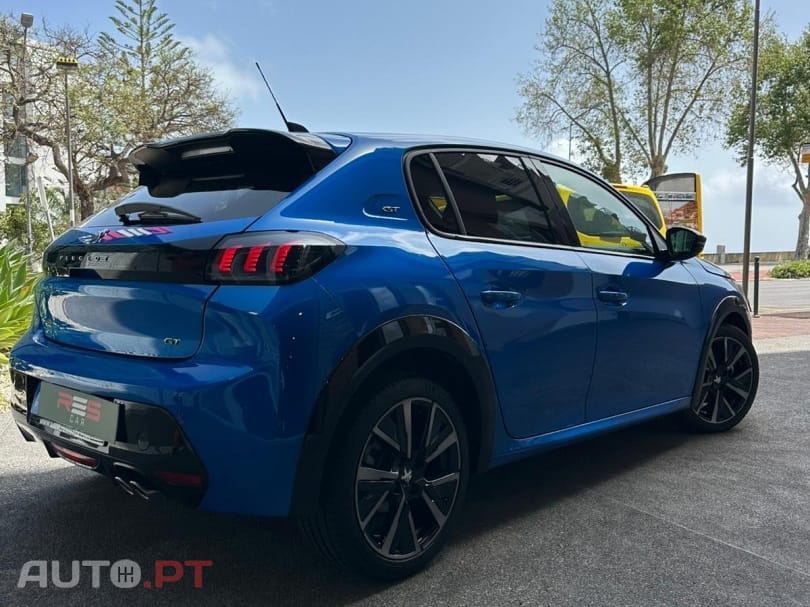 Peugeot 208 1.2 PureTech GT EAT8