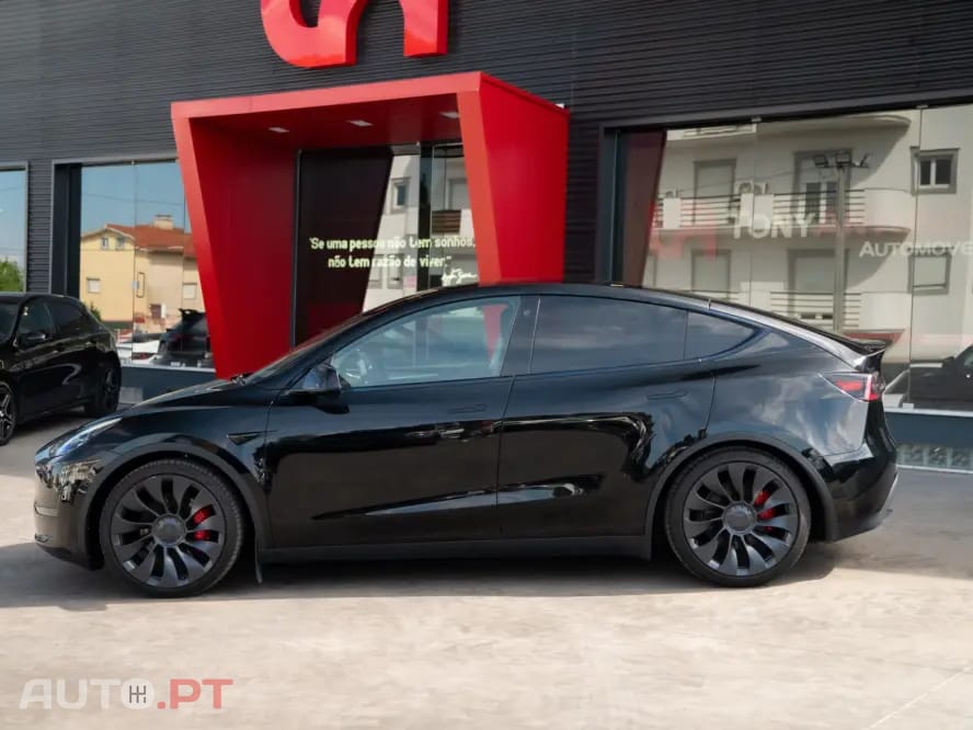 Tesla Model Y Performance Dual Motor AWD