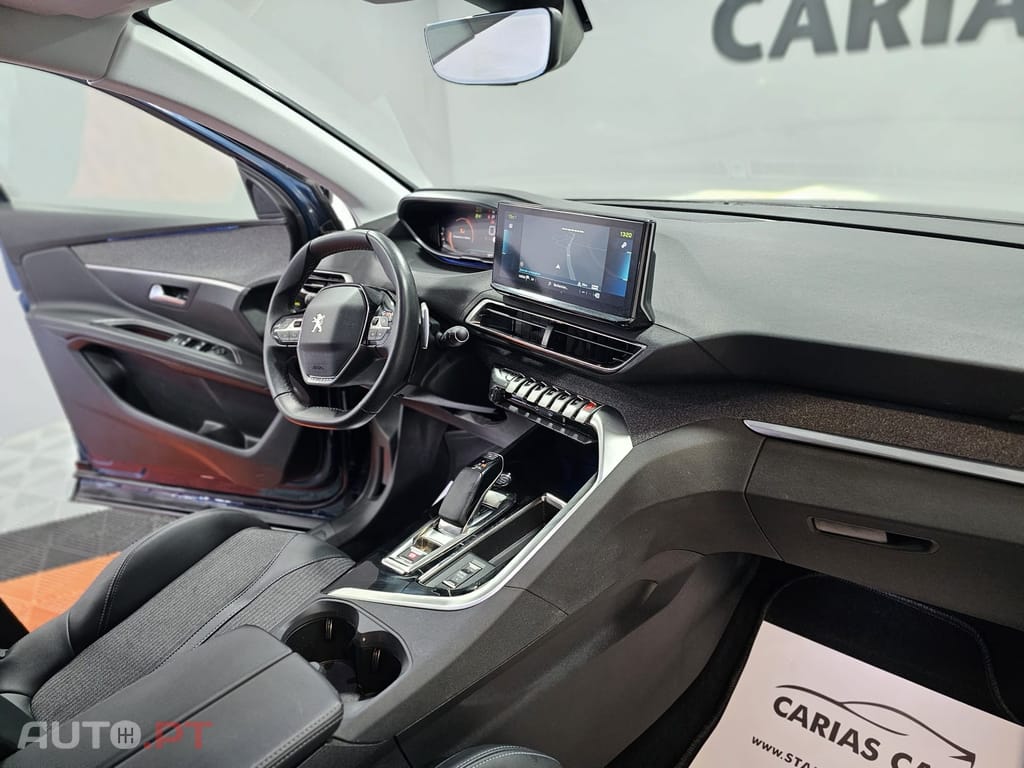 Peugeot 3008 1.6 Hybrid  EAT8 Allure