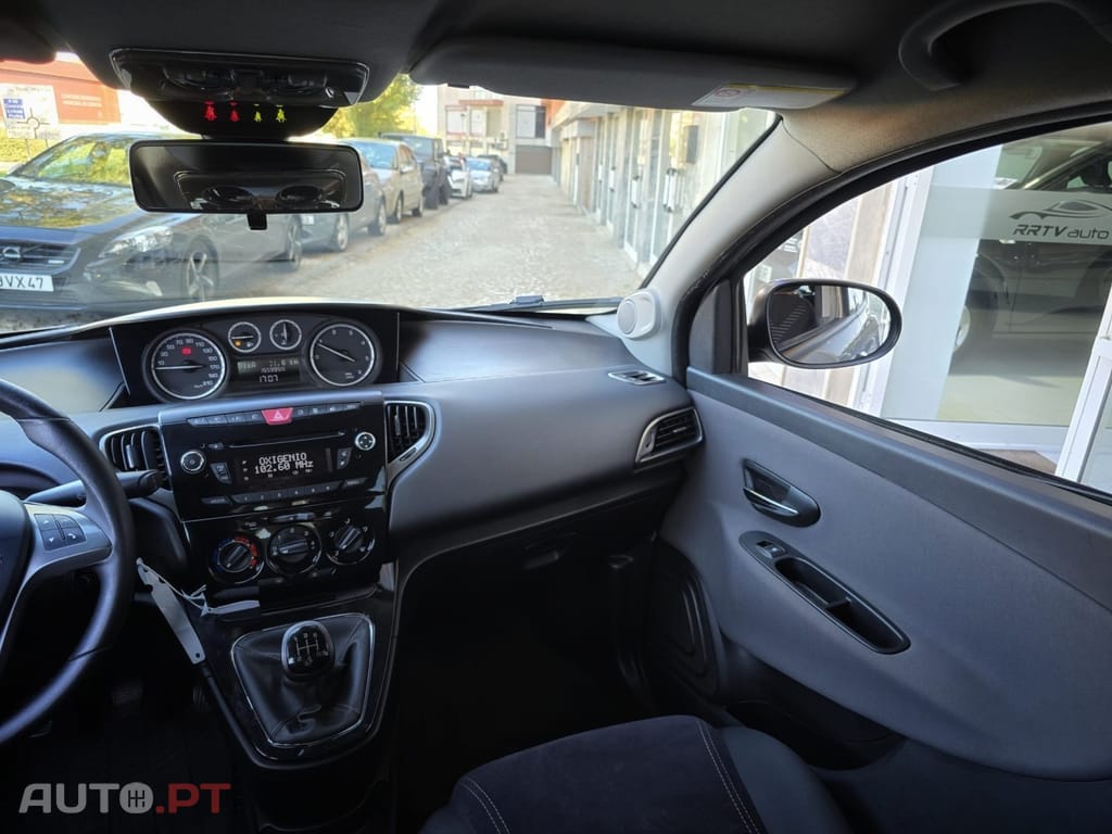Lancia Ypsilon 1.3 M-jet S&S Platinum
