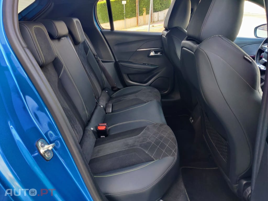 Peugeot E-208 50 kWh GT