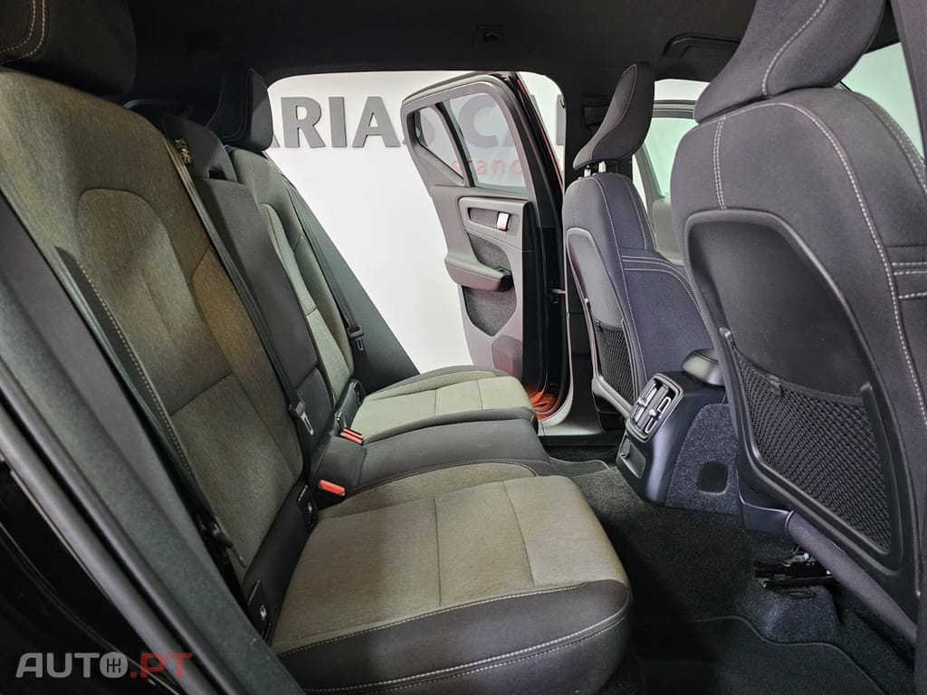 Volvo XC40 1.5 T5 PHEV Momentum Plus