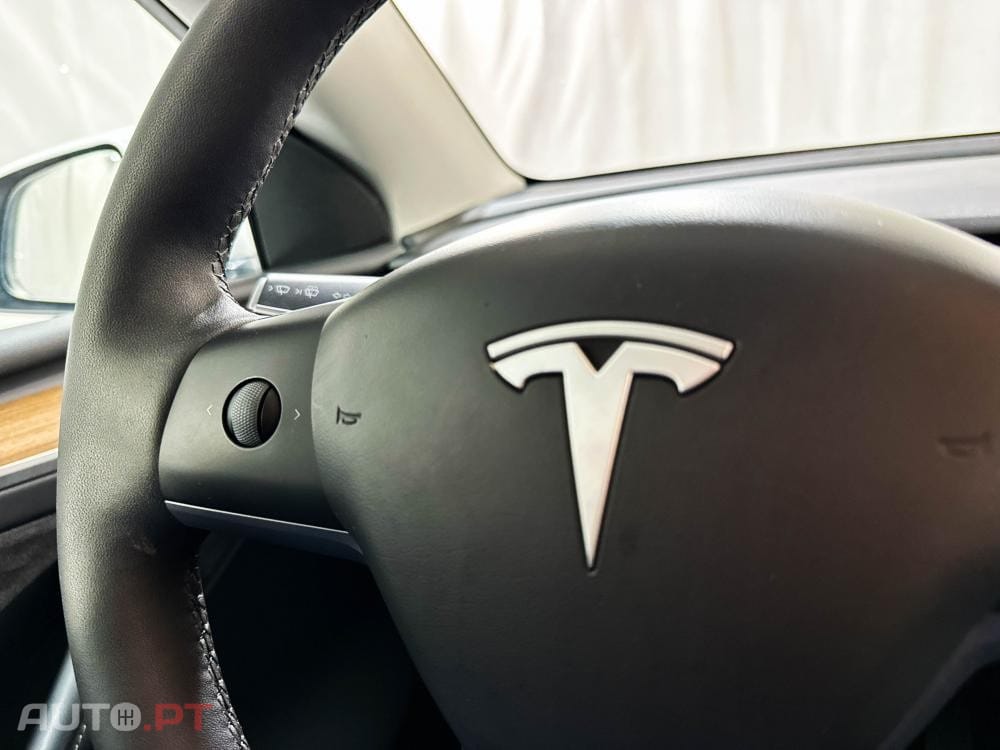 Tesla Model Y Long Range Dual Motor AWD