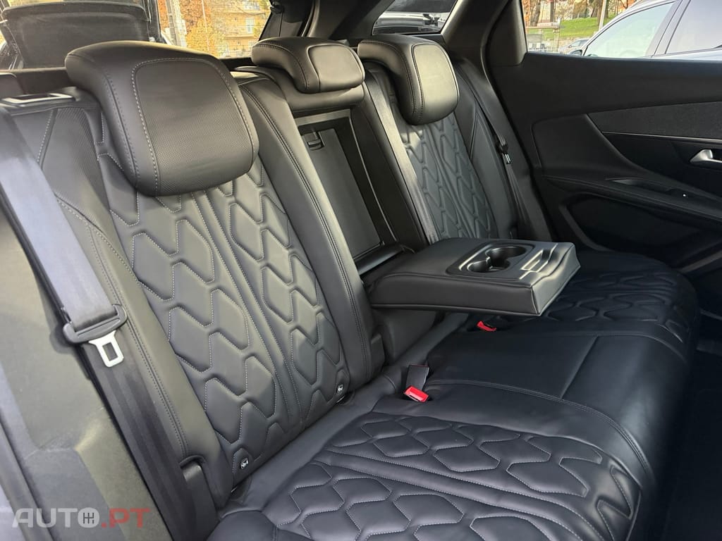 Peugeot 3008 1.6 Hybrid Allure e-EAT8