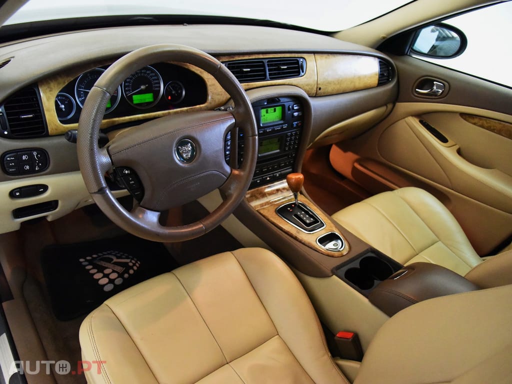 Jaguar S-Type 2.7 D V6 Executive Auto.