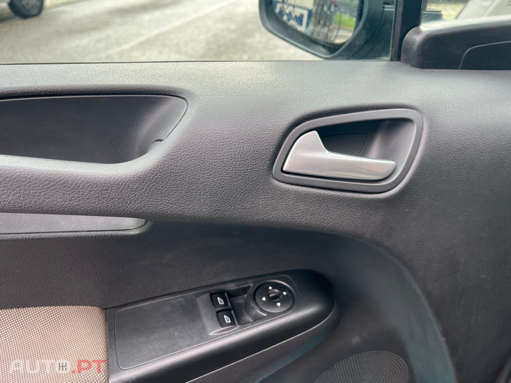 Ford Tourneo Courier MPV 1.5 TDCi