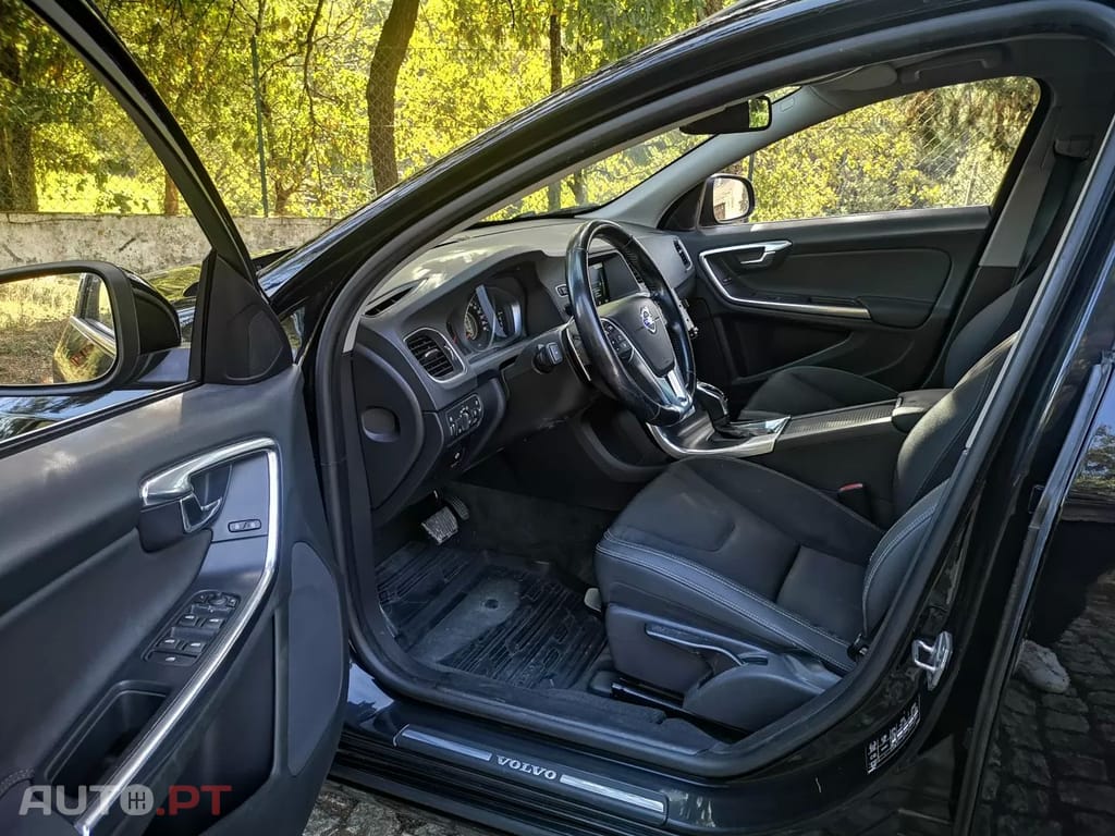 Volvo V60 2.0 D4 Momentum Eco Geartronic