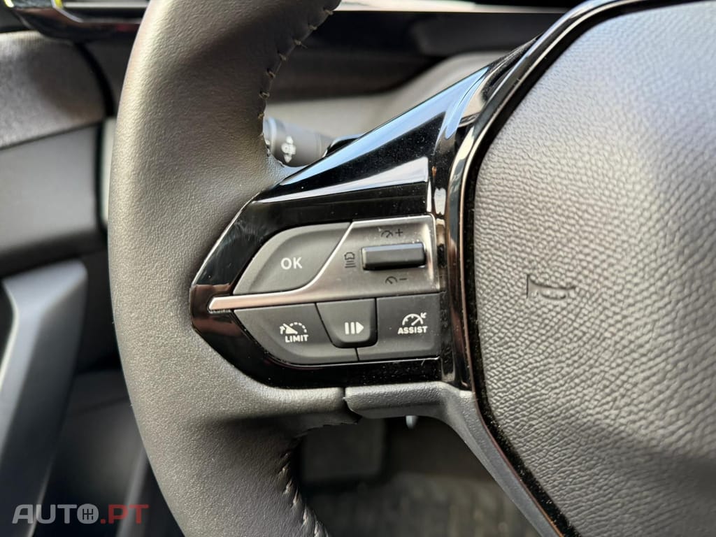 Peugeot 408 MHEV Allure