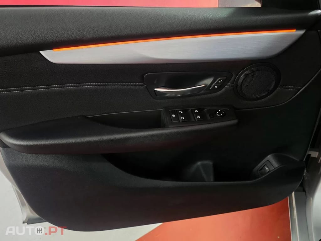 BMW 216 d Line Sport — fotografia 17