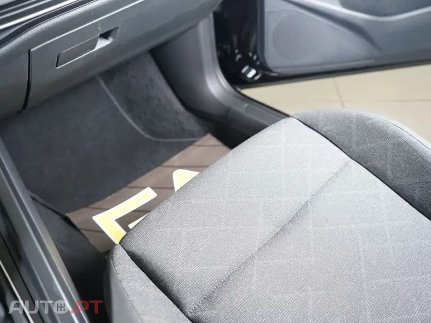 Volkswagen Golf 1.0 TSI Confortline