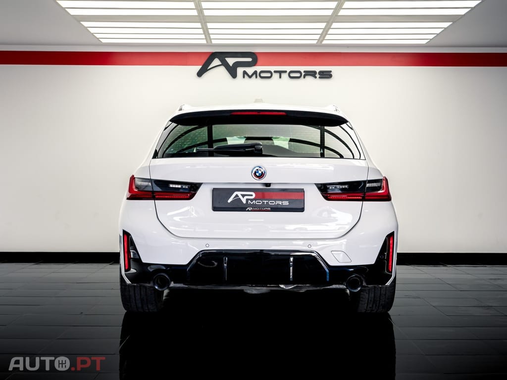 BMW 330 e Pack Desportivo M Auto