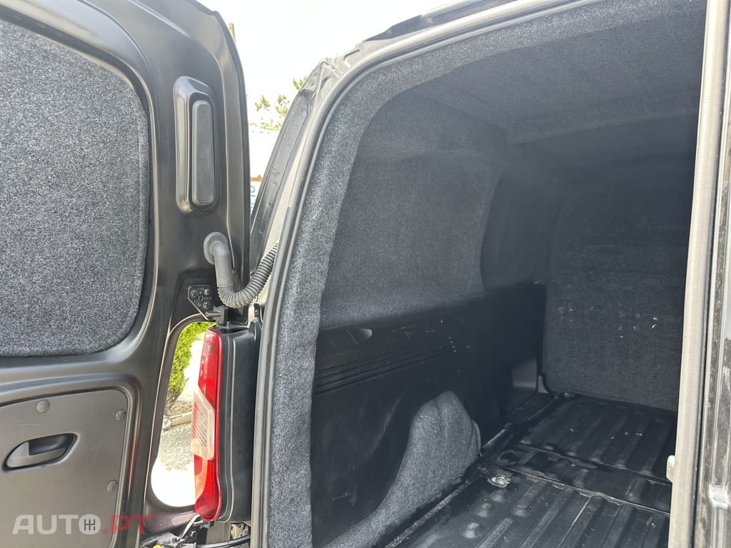 Peugeot Partner 1.5 BlueHDi Pemium Longa