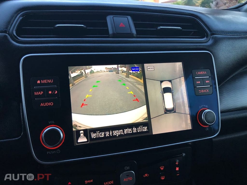 Nissan Leaf Tekna Two Tone