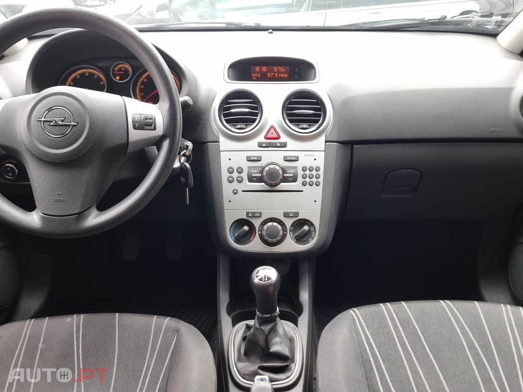 Opel Corsa 1.2 Enjoy