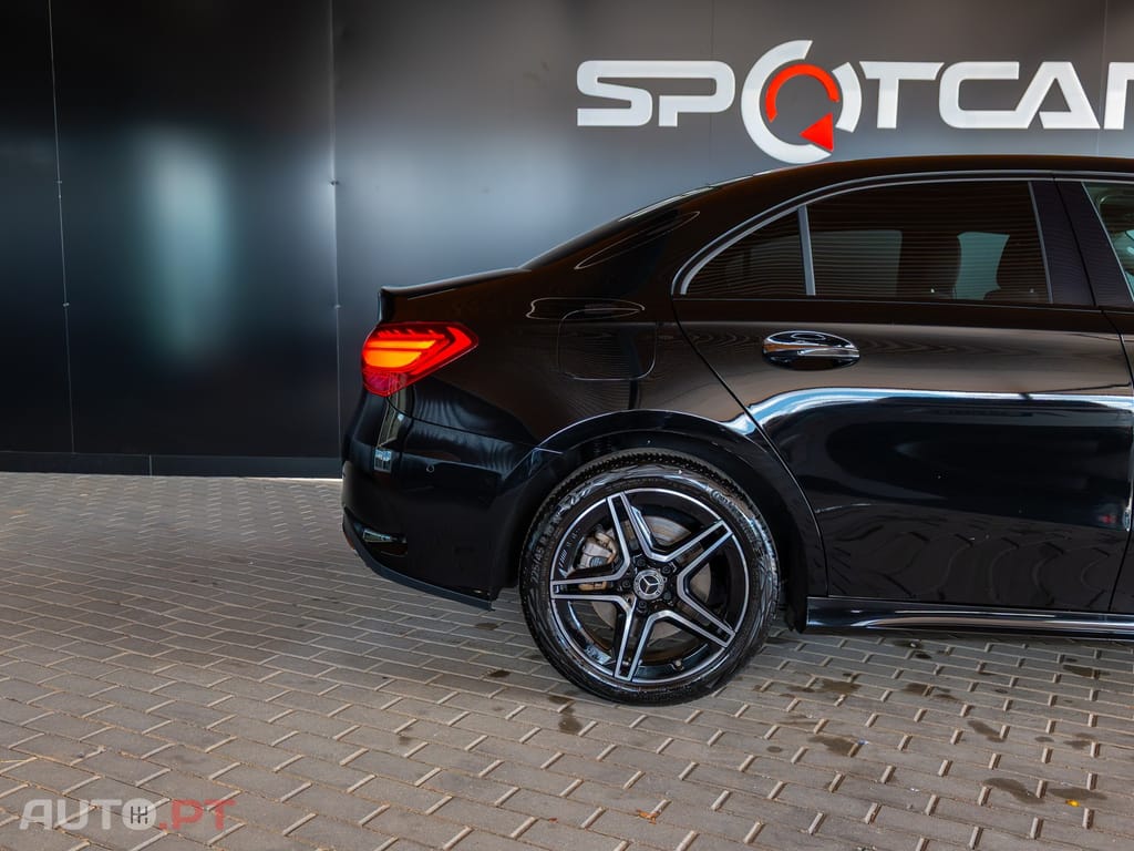 Mercedes-Benz A 250 e AMG Line