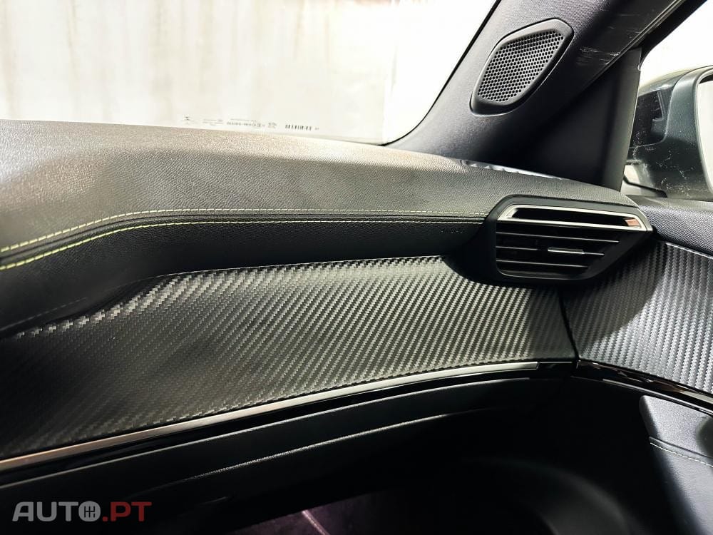 Peugeot E-2008 50 kWh GT Pack