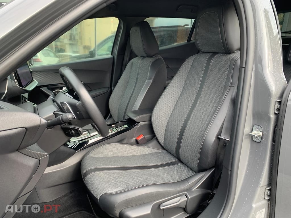 Peugeot 2008 1.5 BlueHDi Allure EAT8