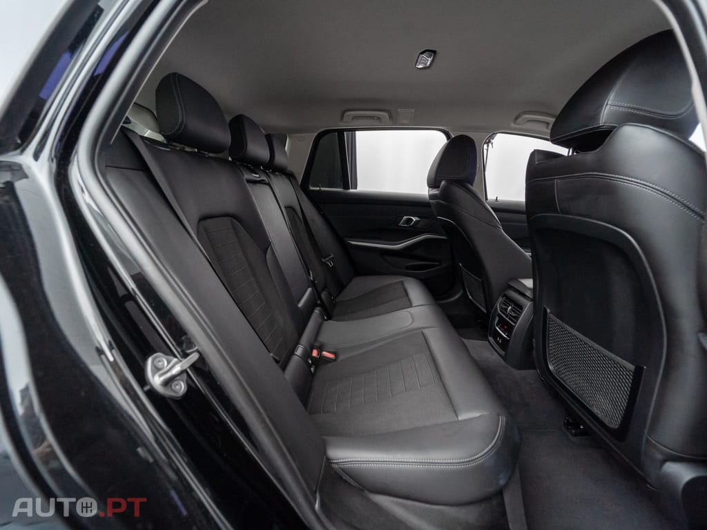 BMW 330 e Auto