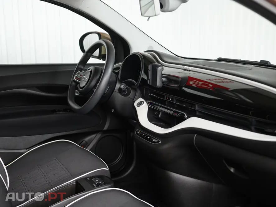 Fiat 500e Action