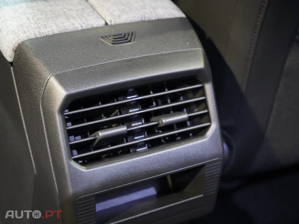 Peugeot 3008 1.2 Hybrid Allure e-DCS6