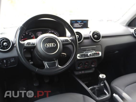 Audi A1 1.0 TFSI S-line