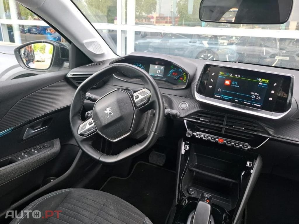 Peugeot E-208 50 kWh Style