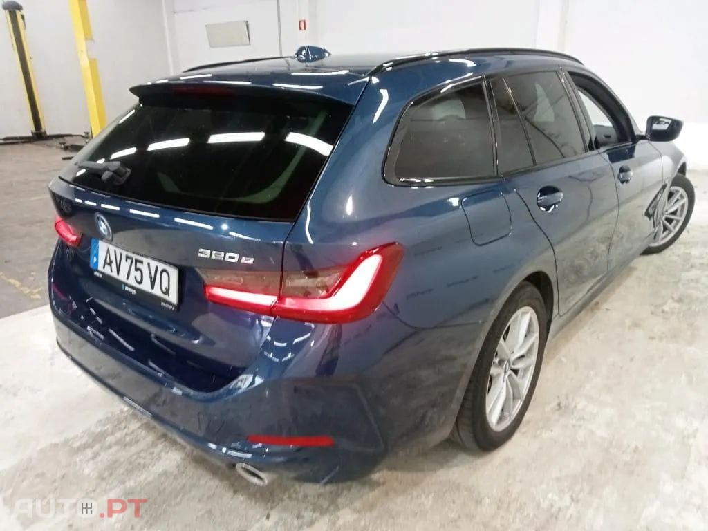 BMW 320 e Touring Auto