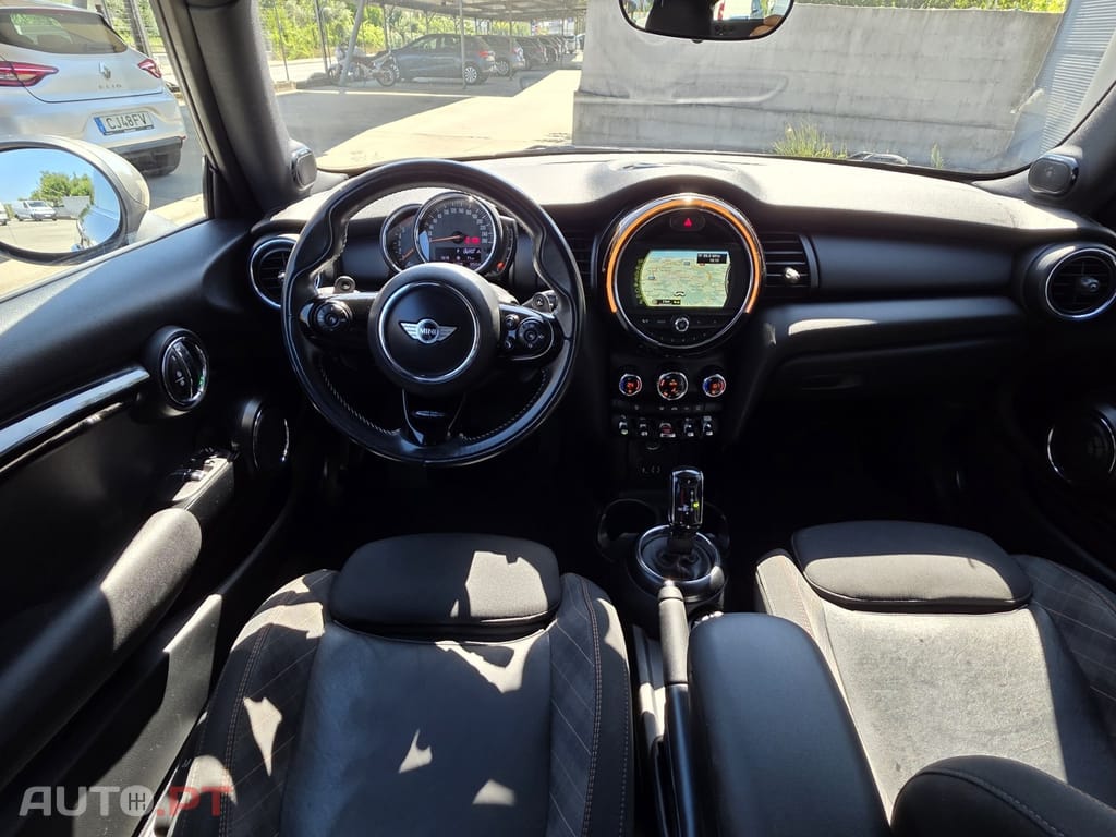 MINI Cooper Cooper SD Auto Seven