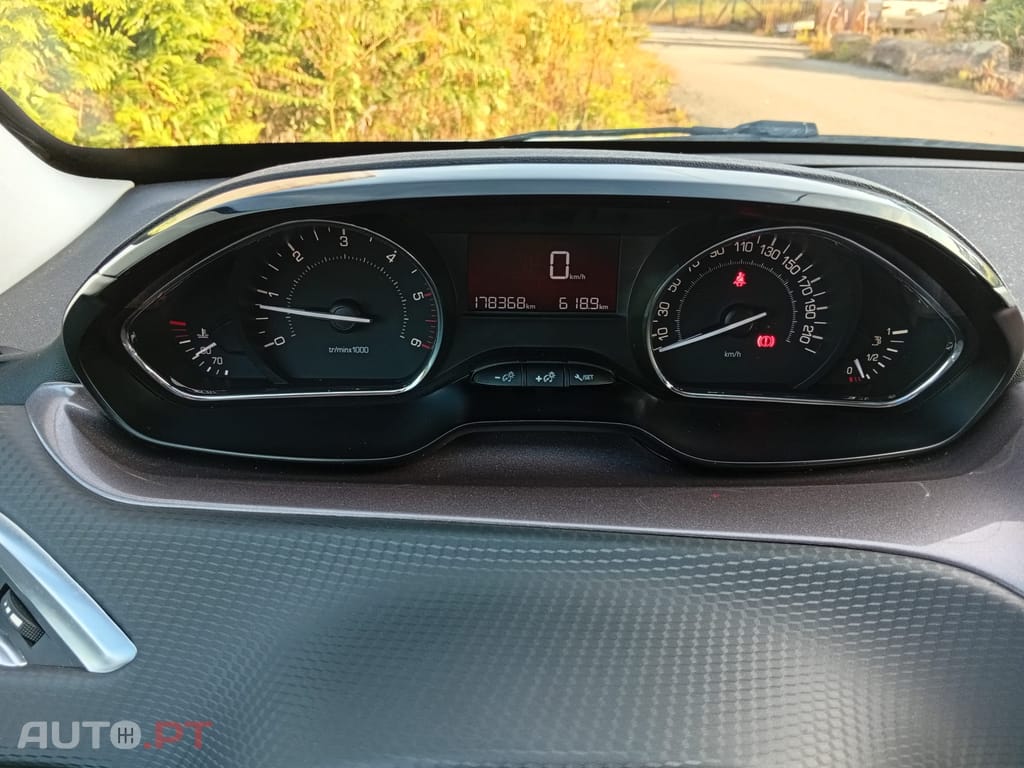 Peugeot 2008 HDi active sport