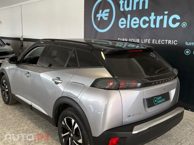 Peugeot E-2008 50 kWh Allure Pack