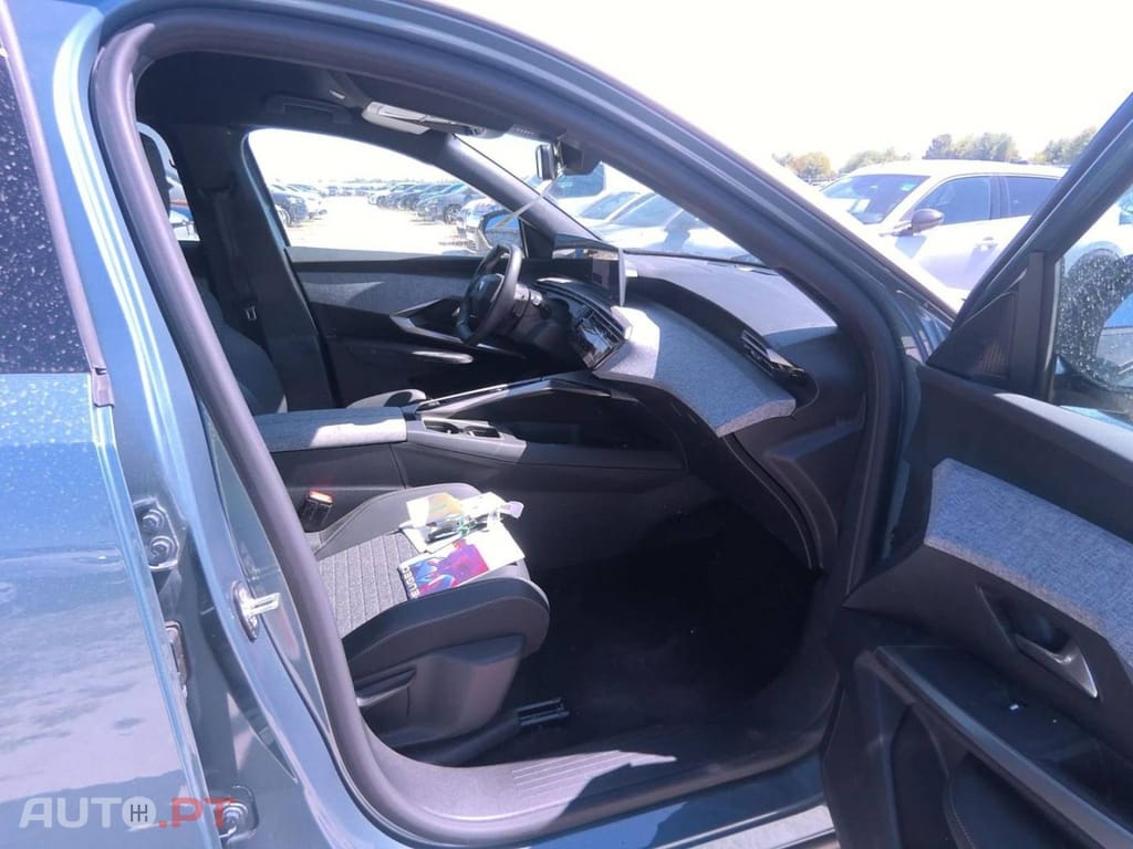 Peugeot E-5008 73 kWh Allure